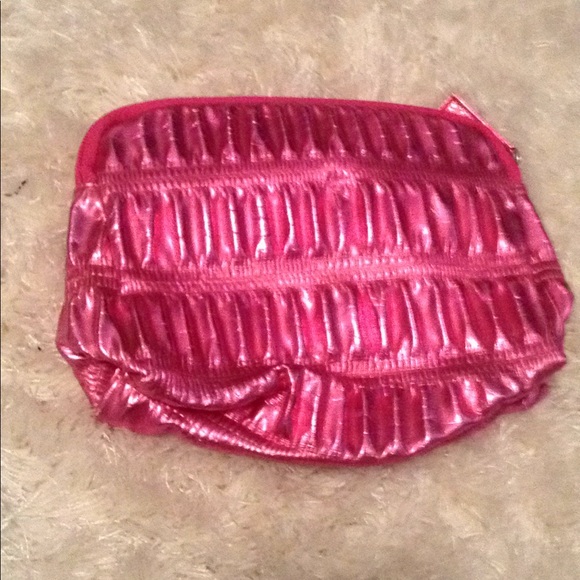 A small pink clutch - Picture 2 of 3